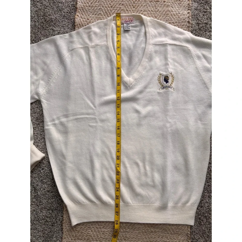 Vintage Caesars Palace Mens XL V-Neck Sweater White Cashmerlon Embroidered Crest